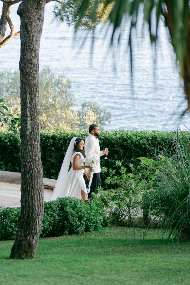 Cérémonie de mariage romantique au Four Seasons Grand Hôtel Cap-Ferrat